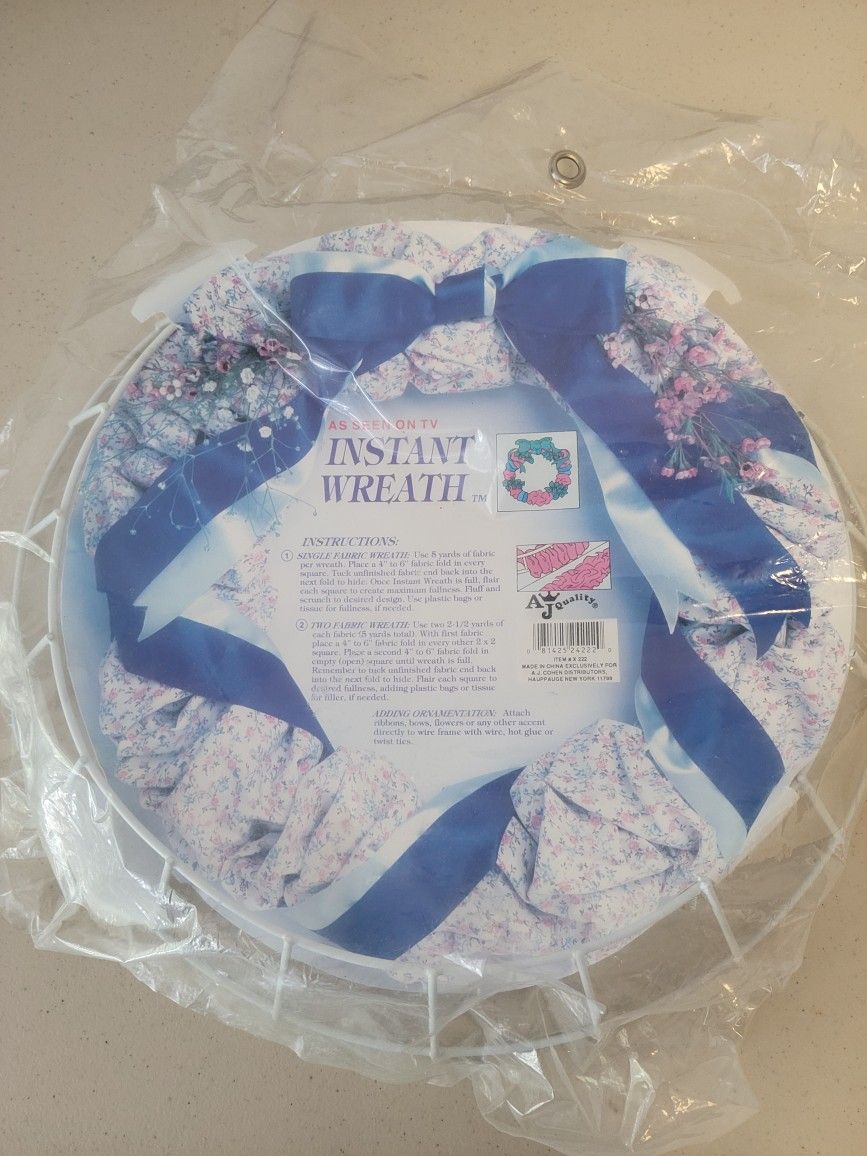 Instant Wreath Maker - New