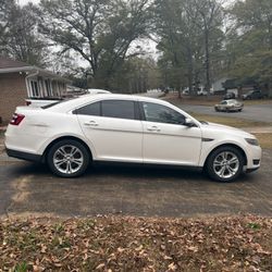 2014 Ford Taurus