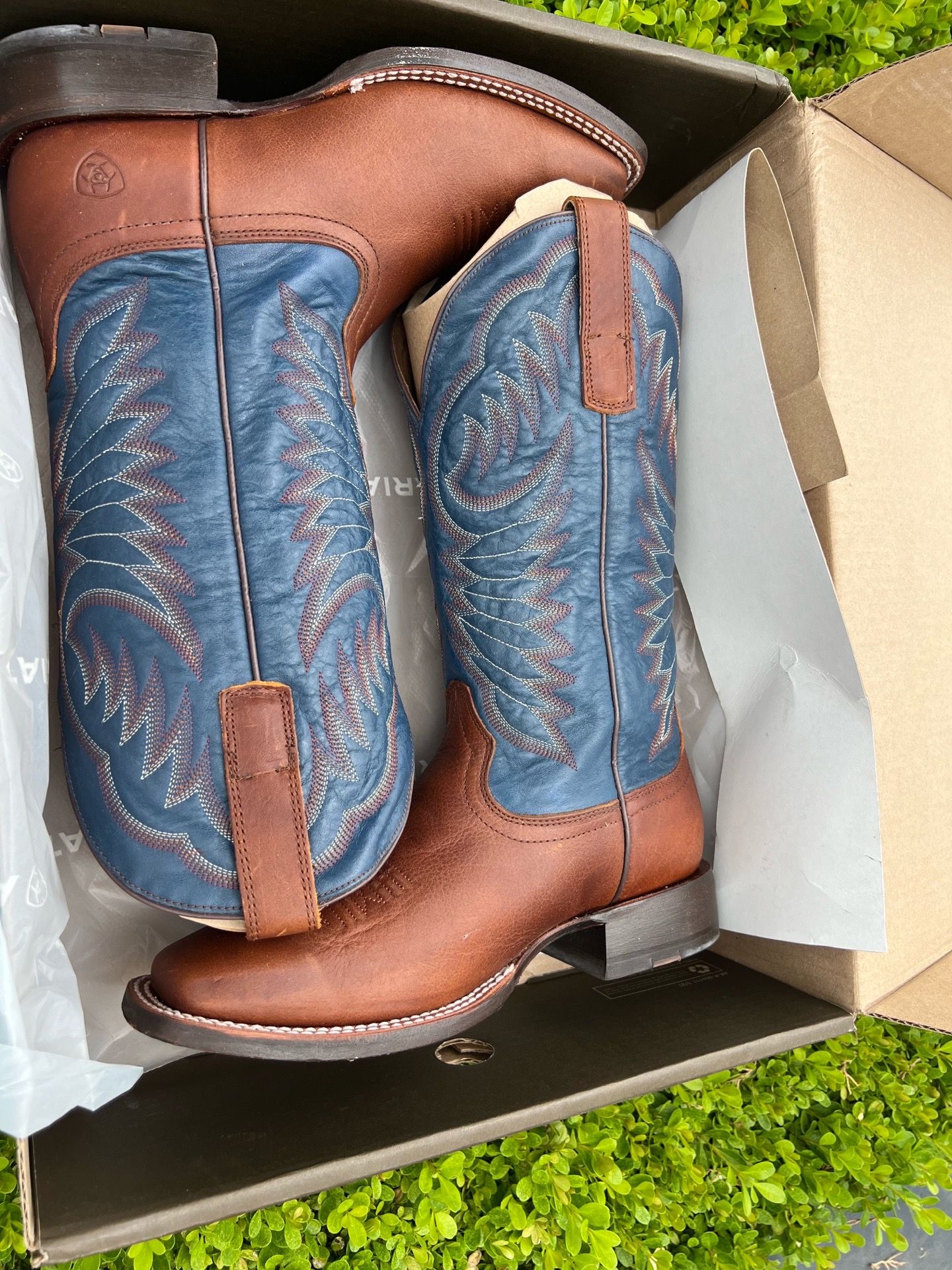 Men’s ariat western wear work boots size 8