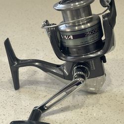 Shimano Sienna 2500FD Spinning Reel Right / Left 