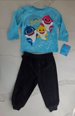 Pinkfong Baby Shark 2-piece outfit set SIZE 12M