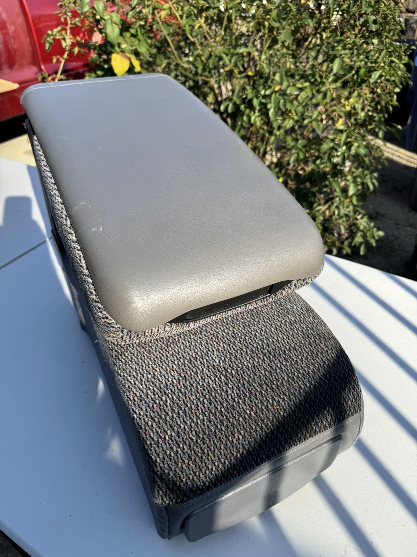 DODGE DAKOTA CENTER CONSOLE MIDDLE JUMP SEAT OEM Charcoal