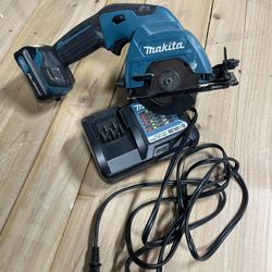Makita 3 3/8 Cordless Circular Saw Kit 