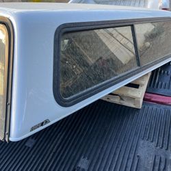 Chevy S-10 Truck Shell. 6‘ X 5‘ White. In Great Condition.
