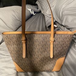 Michael Kors Large Signature Tote Bag