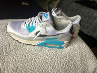 Nike Air Max Sneakers Size 11 – Clean Classic Style & Comfort