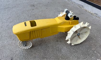 Vintage Nelson Rain Train Traveling Sprinkler - Yellow Cast Iron Lawn Tractor / Sprinkler