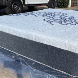 Full Bamboo Cool Gel Memory Foam!!