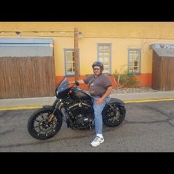 883 Iron Harley Davidson 2016 Miles 6000 Runs And Looks Great Priced To Sell