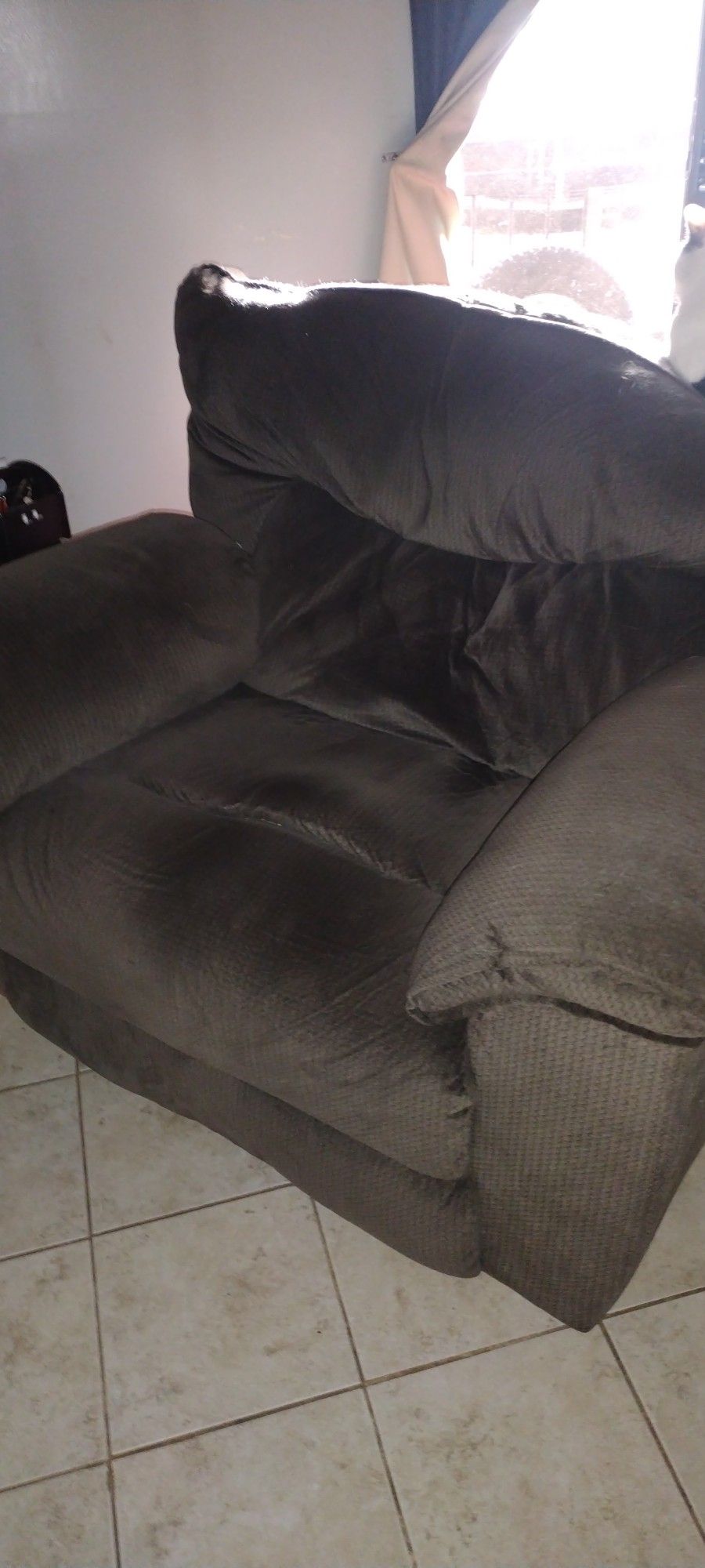Massive Oversized Fully Reclining Chair Perfect Condition
