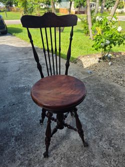 Adjustable music chair