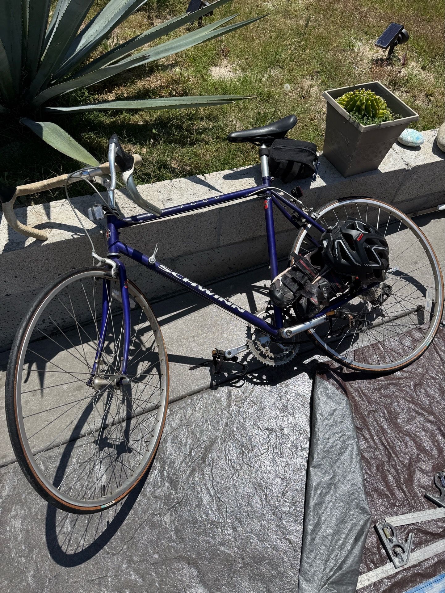 Schwinn Le Tour - Bike