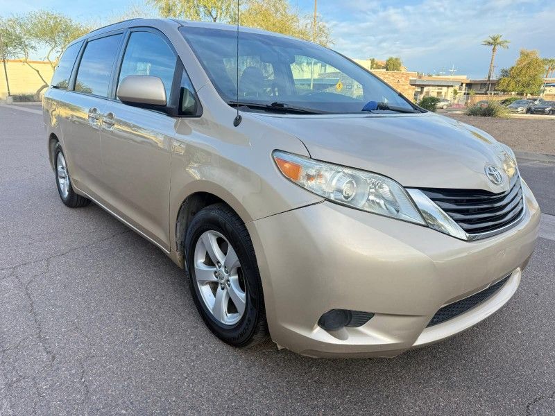 2011 TOYOTA SIENNA LE, TWO OWNERS SUV, CLEAN AUTO-CHECK, COLD AC, RUNS GREAT, FINANCE AVAILABLE ๐