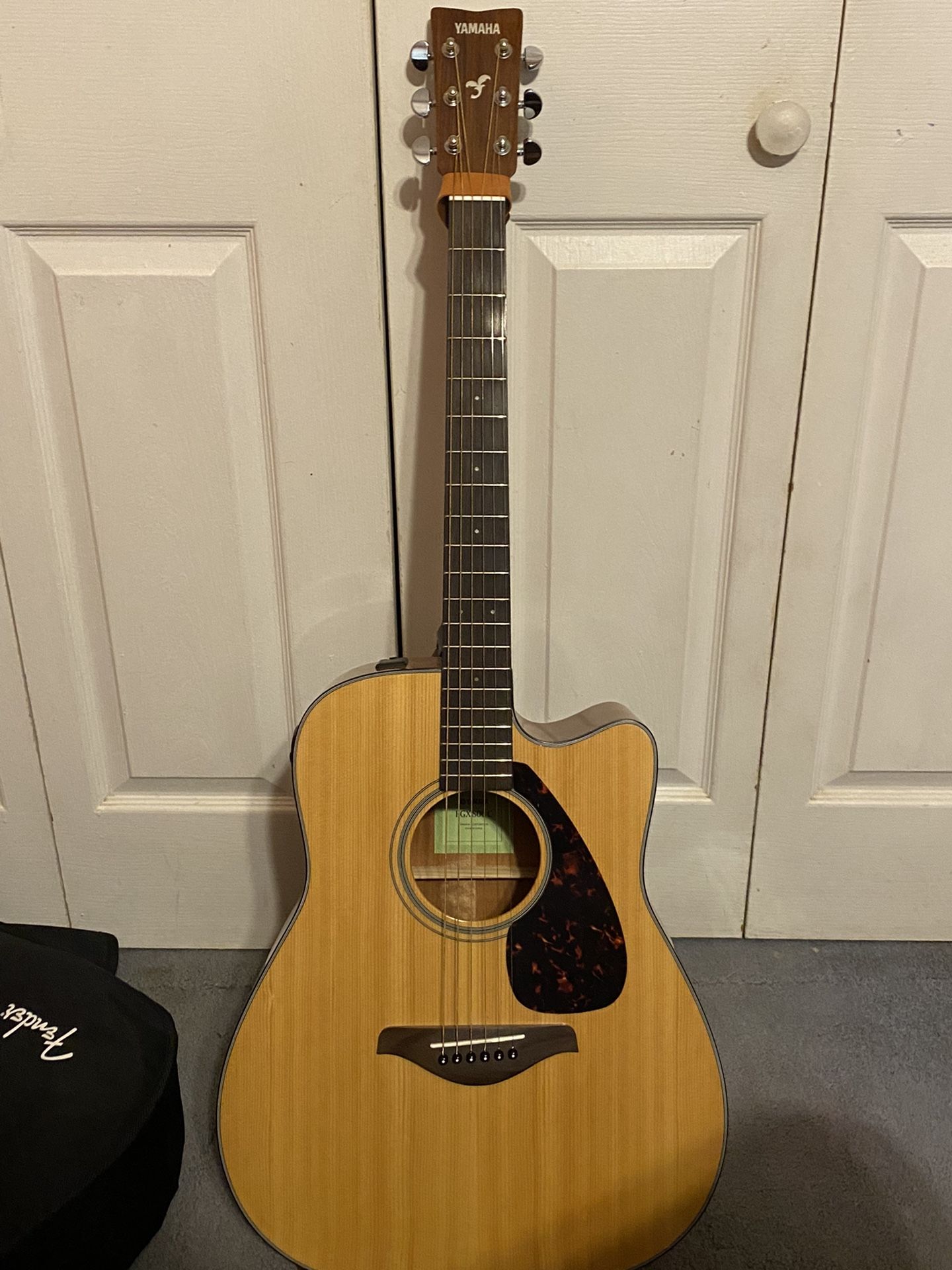 Yamaha Acoustic Guitar