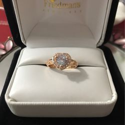 Beautiful ! Gold Heart Shape White Sapphire Diamond Ring 