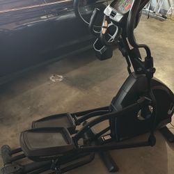 Elliptical 800 Cash Near AV College Nautilus E616 Elliptical