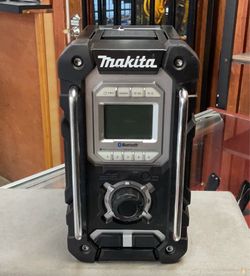 Makita 18V LXT Lithium-Ion Cordless Bluetooth Radio