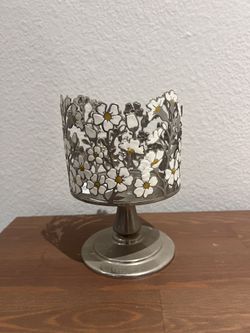 $3 NEW Candle Holder - Bath & Bodyworks Pedestal-Style Metal & Enamel Floral