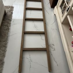 Decorative Ladder Shelf 