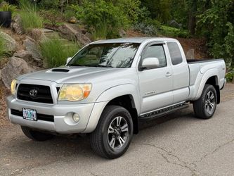 2005 Toyota Tacoma PreRunner V6 4dr Access Cab PreRunner V6