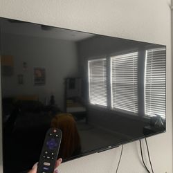 TCL 43” Roku Tv