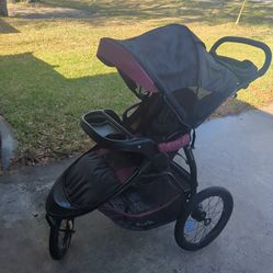 Baby tread Jogger, stroller like new. Black and purple