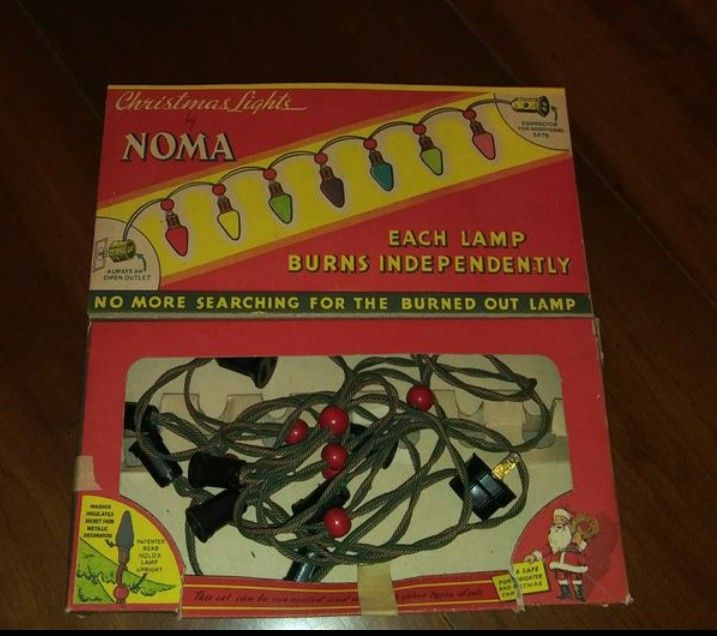 Vintage 1939 Noma Christmas lights in box.