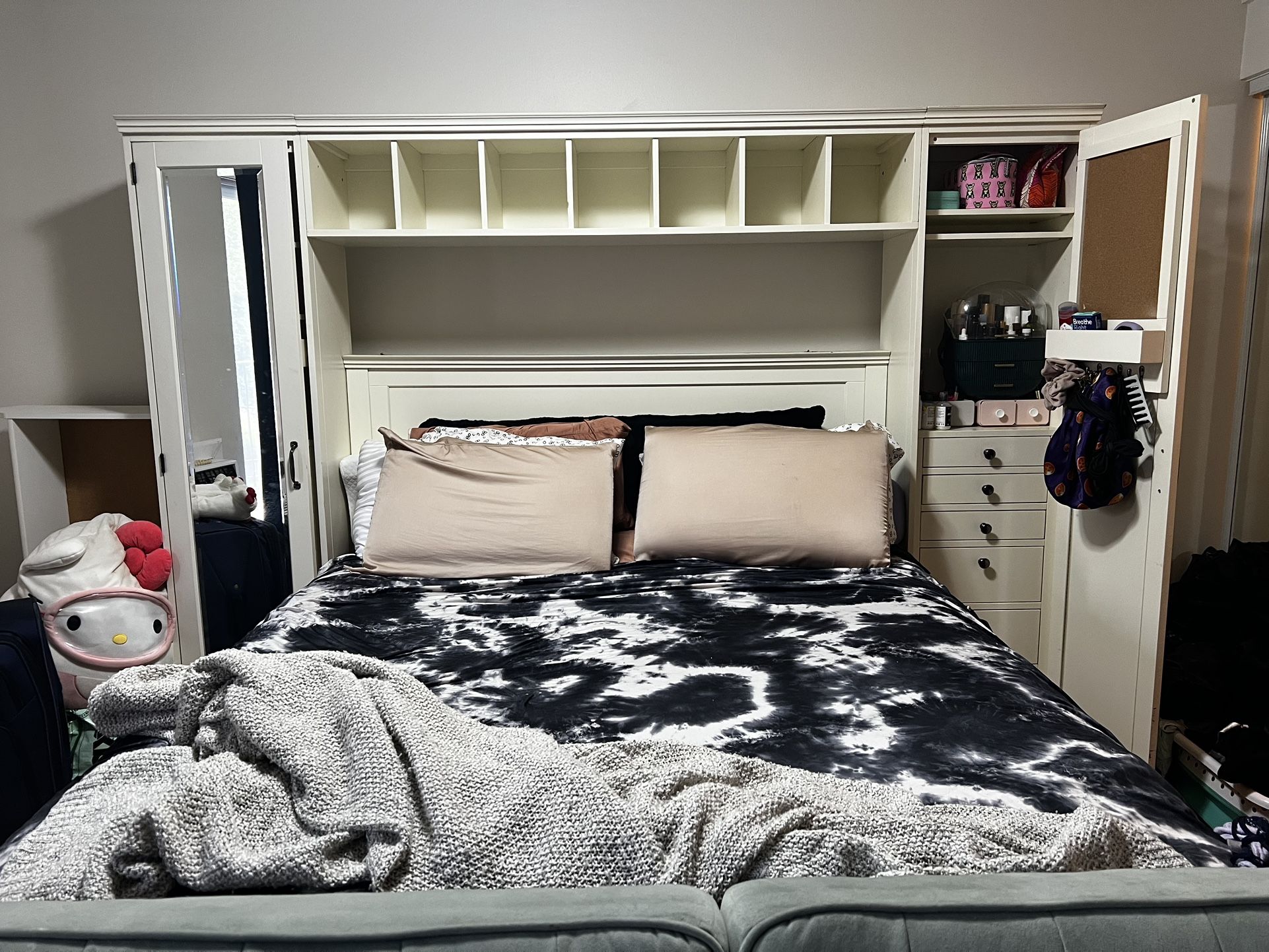 Pottery Barn Queen Size Storage Bed with Side Mirror Storage Closets