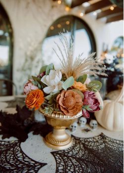 Centerpieces Made With Wood Flowers