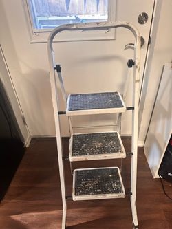 3-Step Folding Step Ladder polder