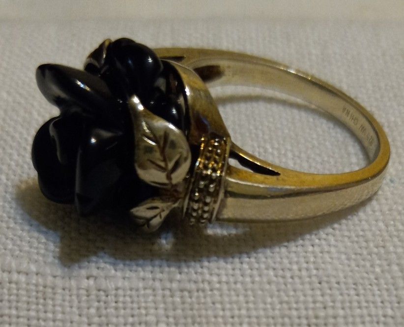 Onyx Flower Ring