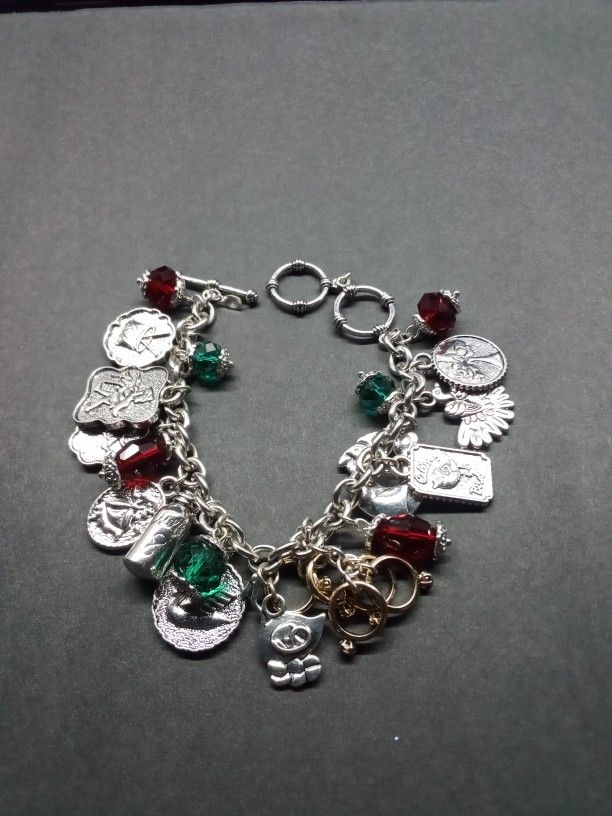 Swan Charm Bracelet With Faceted Beads