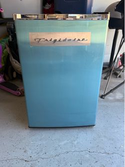 Frigidaire mini fridge