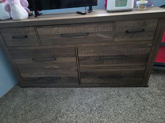 Dresser