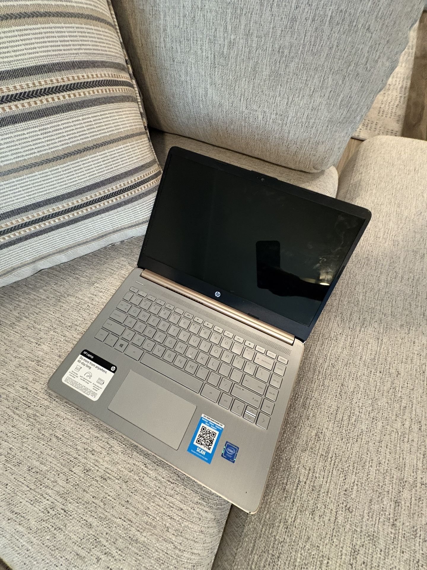 💻 HP Laptop Rose Gold – Powers On, Needs Repair / For Parts