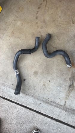 Small block Chevy 350 5.7 engine upper and lower radiator hoses