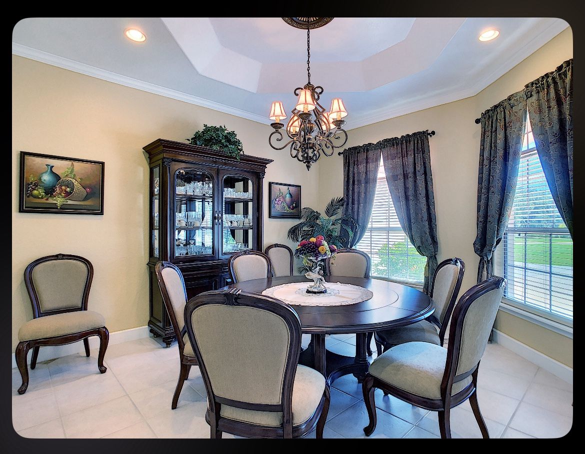 Round Table And 8 Chairs