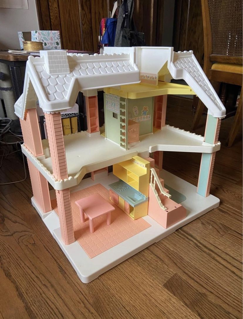 Vintage Pre-Owned 1991 PlaySkool Victorian Dollhouse