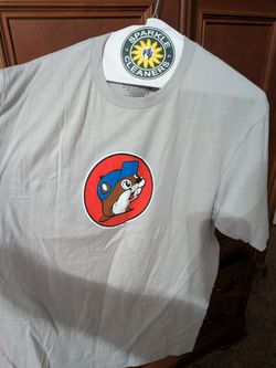 Buc ees T shirt NWT size large