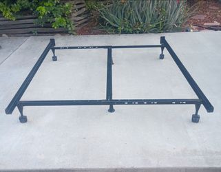 Queen Size Bed Frame with Center Beam for Extra Support