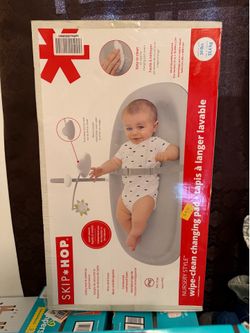 Skip hop baby changing table
