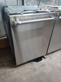 Thermador stainless steel dishwasher with stainless tub - Free delivery