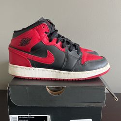 Air Jordan 1 Mid (GS) 6y Bred Banned