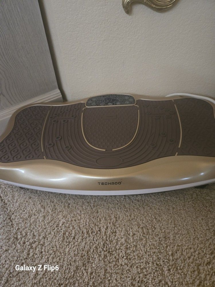 Techmoo Fitness Whole Body Vibration Plate Machine