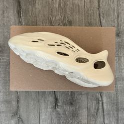 adidas Yeezy Foam RNNR