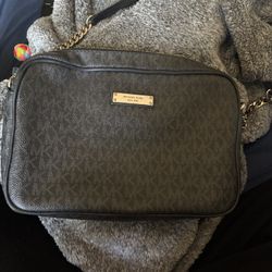 crossbody micheal kors purse