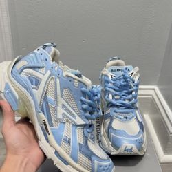 2022 Balenciaga Wmns Runner Sneaker ‘Light Blue’ Size 41/8 with box  