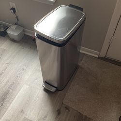 Stainless Steal Step Large Trash Can Waste Bin 35+ Liters
