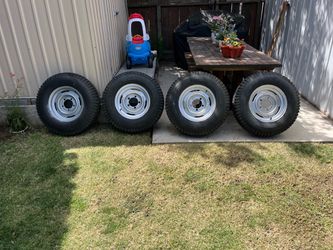 Jeep Willy’s tires and rims