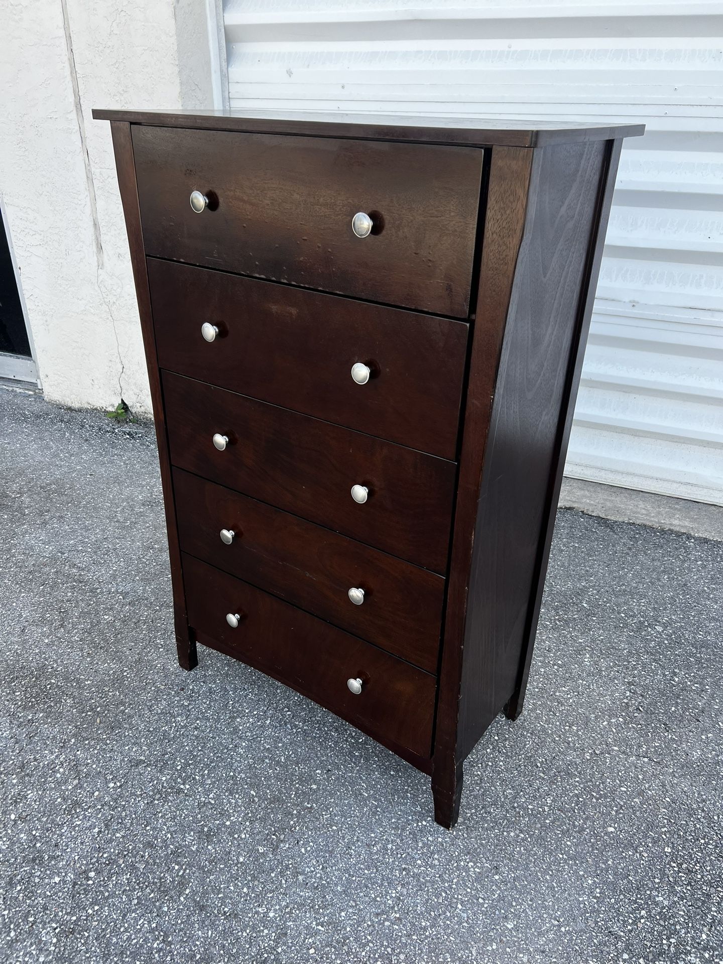 Delivery Available! Modern Dark Brown 5 Drawer Bedroom Storage Dresser Bureau Chest! All drawers work great! Some cosmetic wear see pics.  32x16x48in